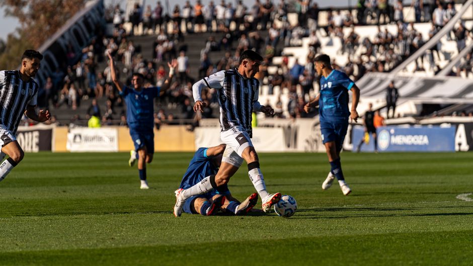 Soi kèo tài xỉu, phạt góc trận Argentina vs Algeria, 08:00 ngày 17/06