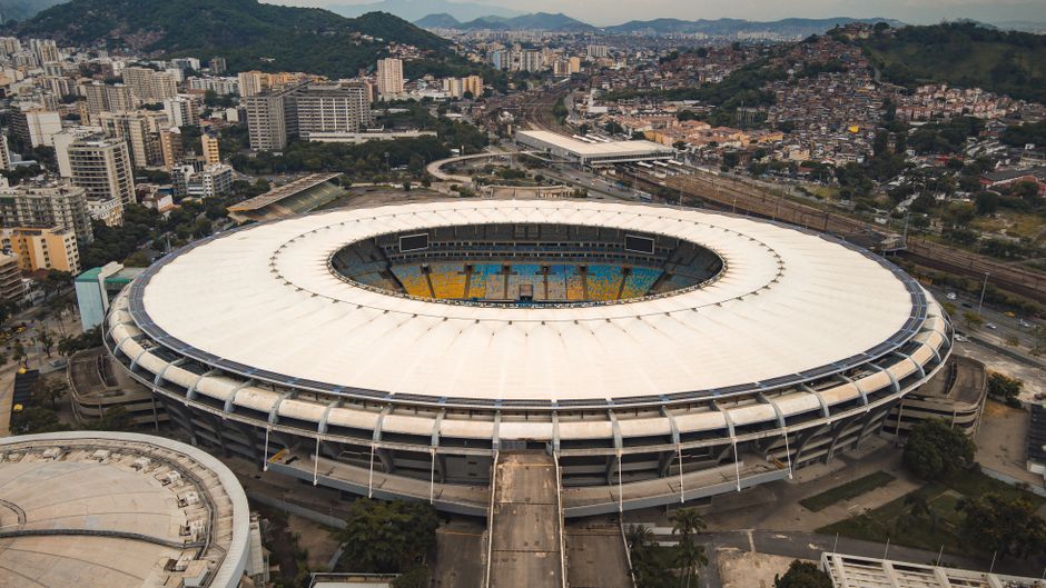 Sân vận động World Cup nhìn từ trên cao buổi tối