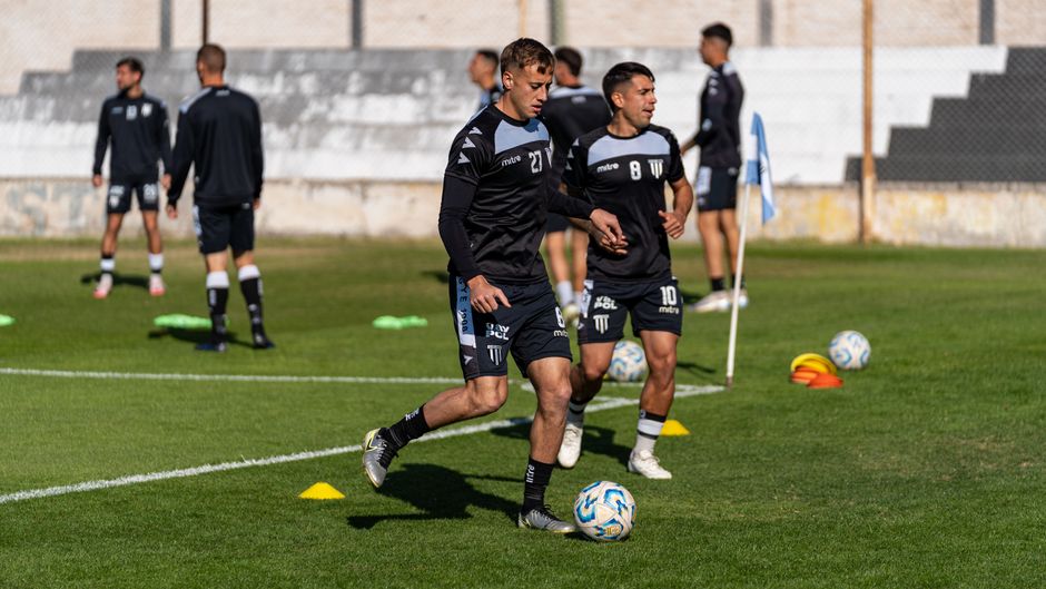 Soi kèo tài xỉu, phạt góc trận Gimnasia Y Tiro vs Chacarita Juniors, 08:00 ngày 29/08