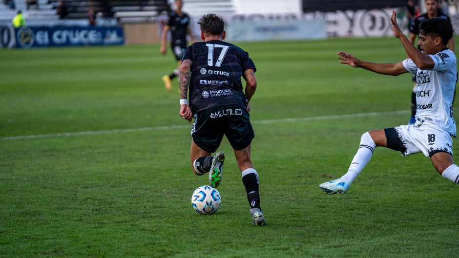 Soi kèo tài xỉu, phạt góc trận Godoy Cruz vs Colon Santa Fe, 04:00 ngày 14/09